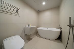 Hound Hotel Gimhae Samgye