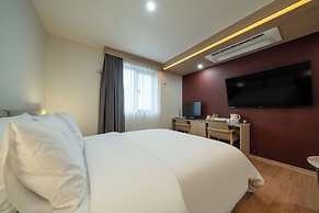 Hound Hotel Gimhae Samgye