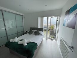 10 Quay Court