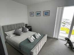 10 Quay Court