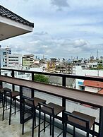 PIER 808 Hostel