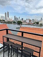 PIER 808 Hostel