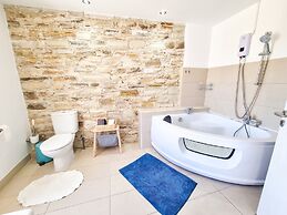 Village Charm Pool Apartment at Skarinou