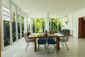 Casa Sweet Lips by Betterplace