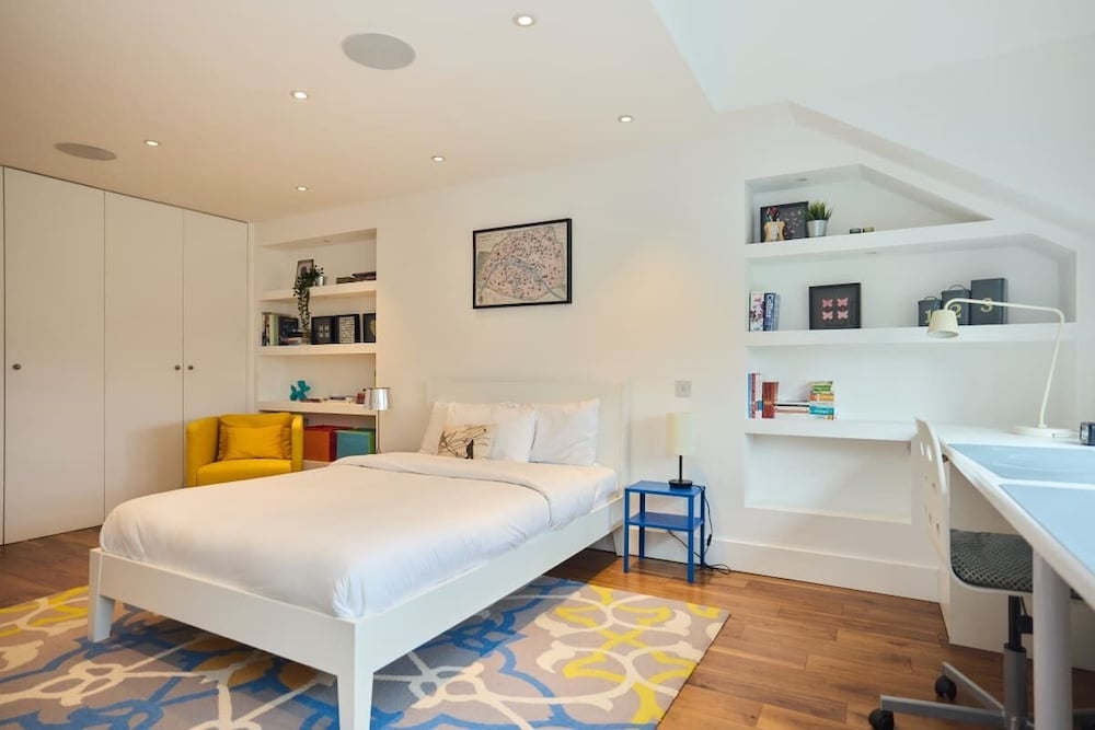 The Clapham Crib
