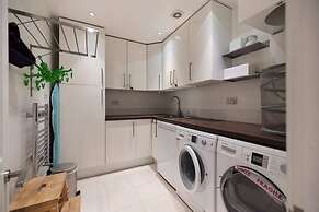 The Clapham Crib