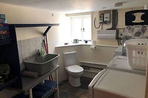2 Bed Cottage - Sleeps 5 - Pets - Garden - Parking