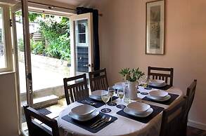 2 Bed Cottage - Sleeps 5 - Pets - Garden - Parking