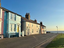 Astondene, East Cliff