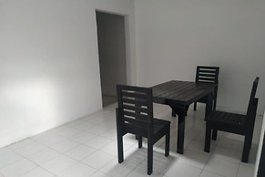 Hotel O Yellow White Guesthouse Palu