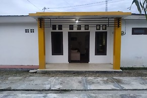 Hotel O Yellow White Guesthouse Palu