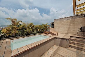 The Somos S Hotel