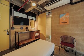 The Somos S Hotel