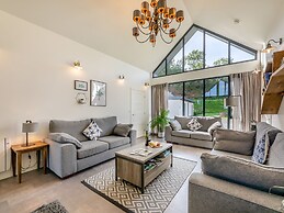 Shearwater Lodge