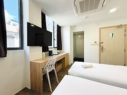 Aura Hotel Mackenzie