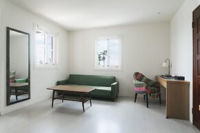 LowPressure Surf Guesthouse