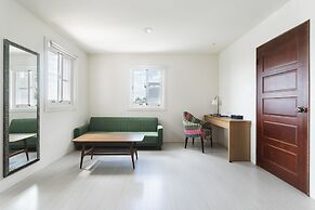 LowPressure Surf Guesthouse