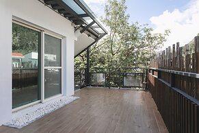 LowPressure Surf Guesthouse