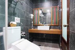 LowPressure Surf Guesthouse