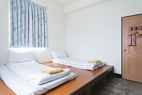 LowPressure Surf Guesthouse