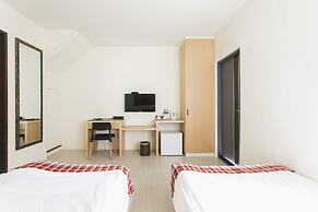 LowPressure Surf Guesthouse