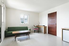 LowPressure Surf Guesthouse