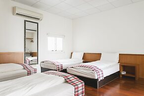 LowPressure Surf Guesthouse
