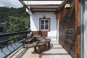 LowPressure Surf Guesthouse