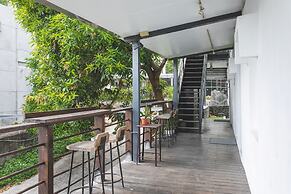 LowPressure Surf Guesthouse