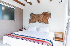 LowPressure Surf Guesthouse