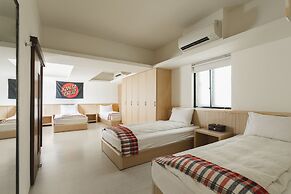 LowPressure Surf Guesthouse
