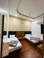 Hotel 4S Niwas