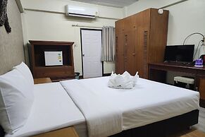 KIM HOTEL AT BANGPLONG