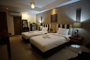KIM HOTEL AT BANGPLONG
