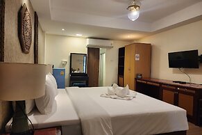 KIM HOTEL AT BANGPLONG
