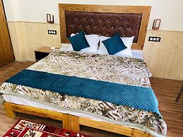 The Kuber Hotel & Restaurant