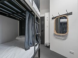 Azzurro Pod Hotel Central Sydney