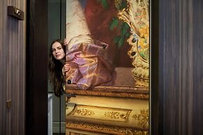 Dorothea Hotel, Budapest, Autograph Collection