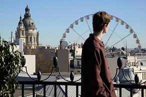 Dorothea Hotel, Budapest, Autograph Collection