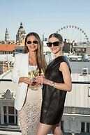 Dorothea Hotel, Budapest, Autograph Collection