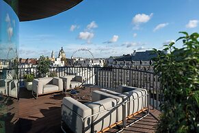 Dorothea Hotel, Budapest, Autograph Collection
