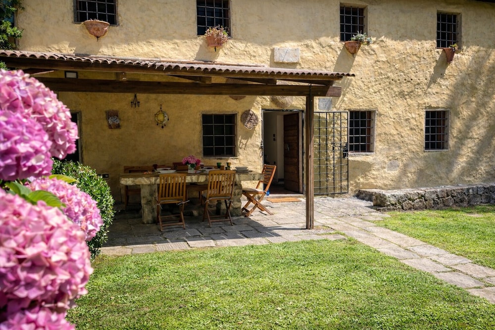 Molin Barletta, Private Pool, Nature