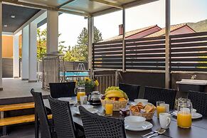 Pool House Beba Tribalj Lake