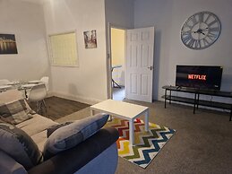 Apartment - Sleeps 4 - Parking - Wifi