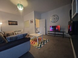 Apartment - Sleeps 4 - Parking - Wifi