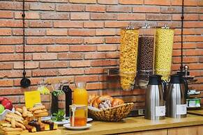 Atrium Boutique Hotel