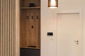 Zoe Apartment