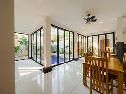 Moai House