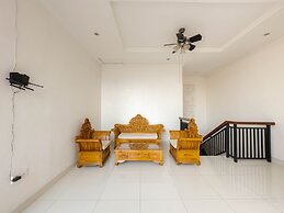 Moai House