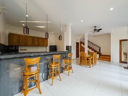 Moai House